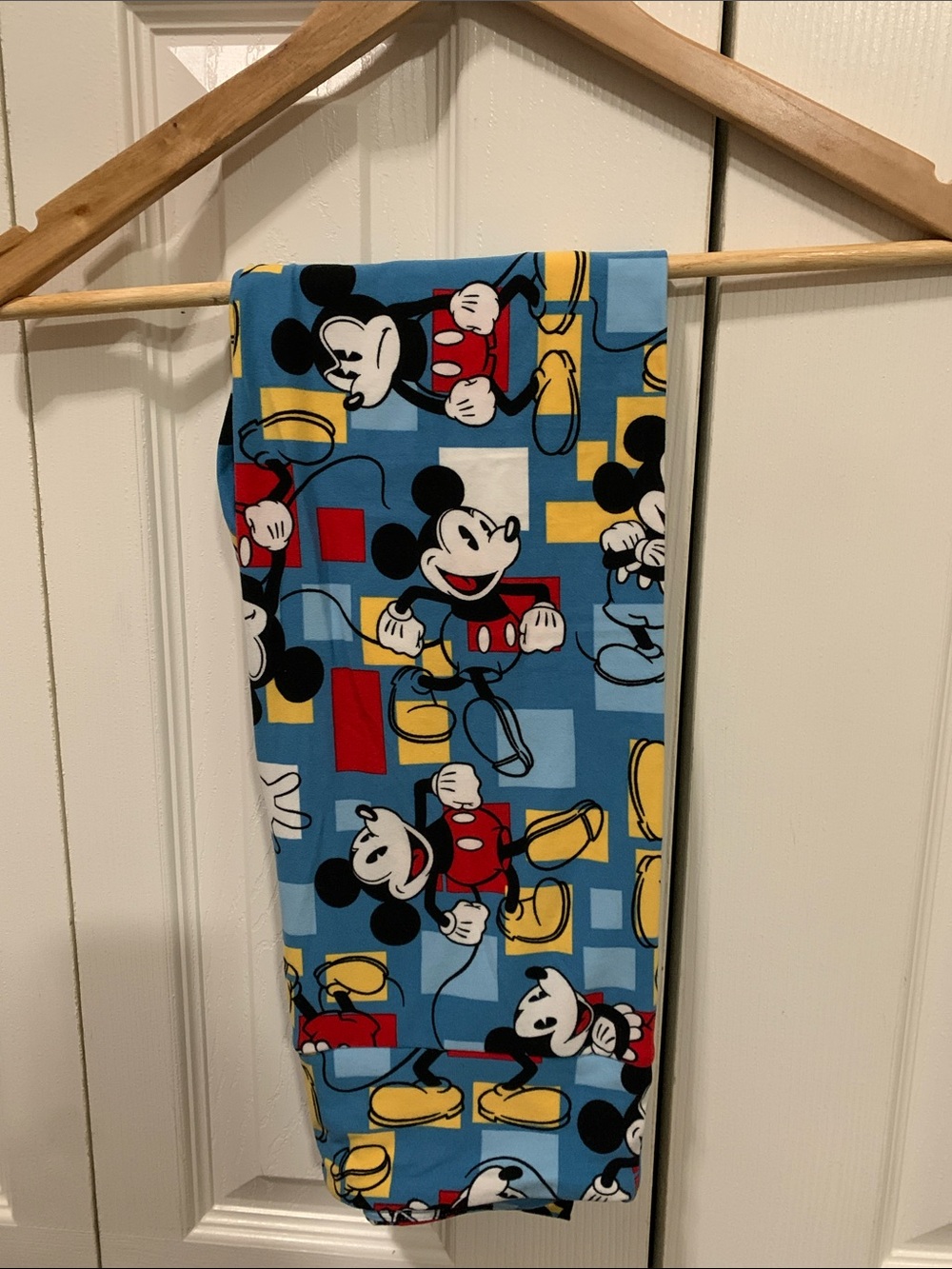 LuLaRoe Blue Mickey Mouse womens leggings. One size.